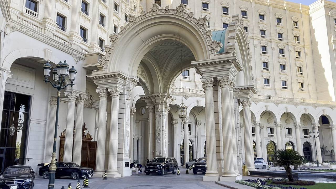 Начались переговоры России и США по Украине