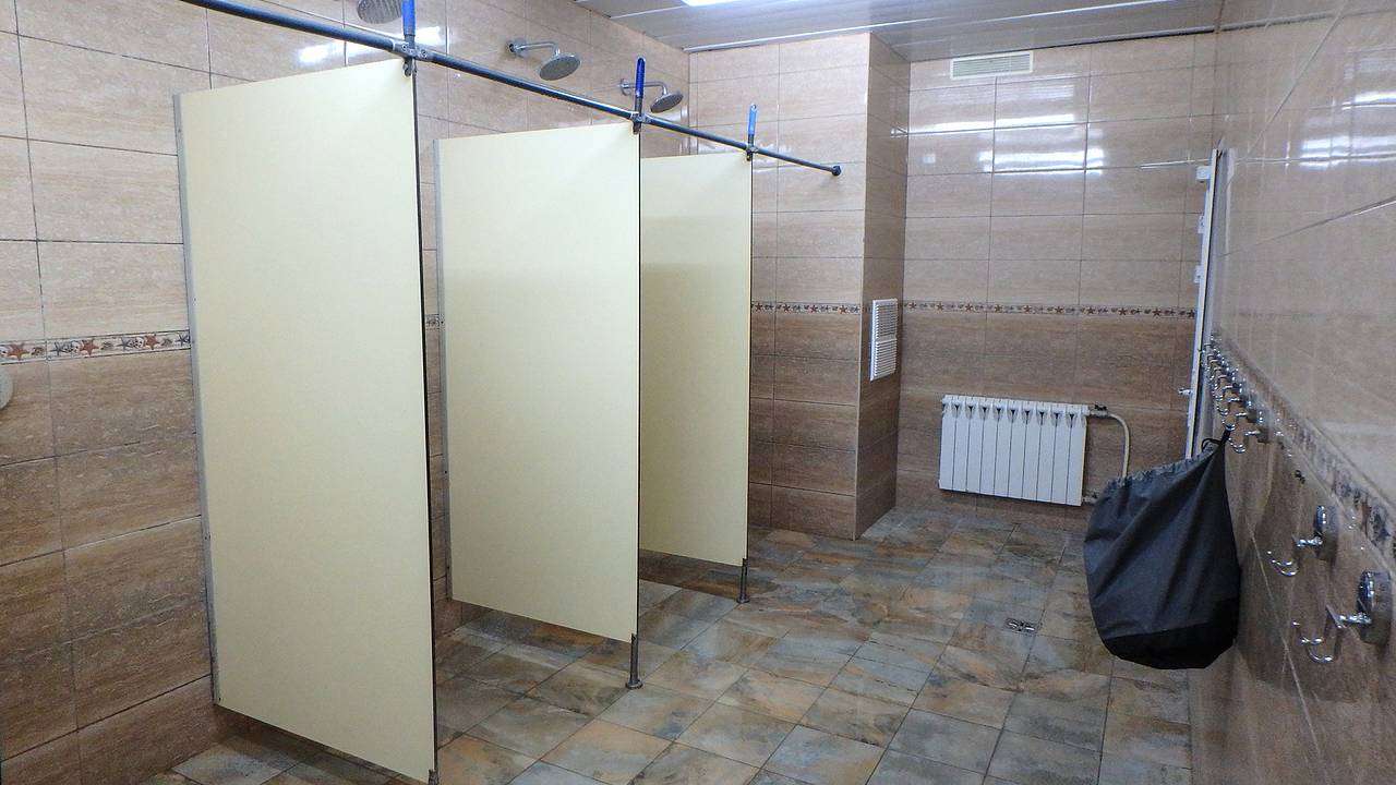 Московская студентка обвинила охранника общежития в подглядывании за девушками в душе