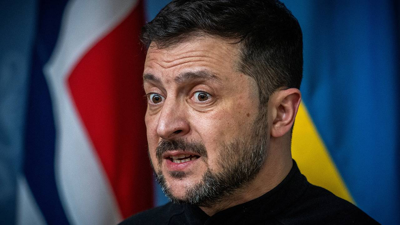 На Западе обвинили Зеленского в уничтожении украинцев