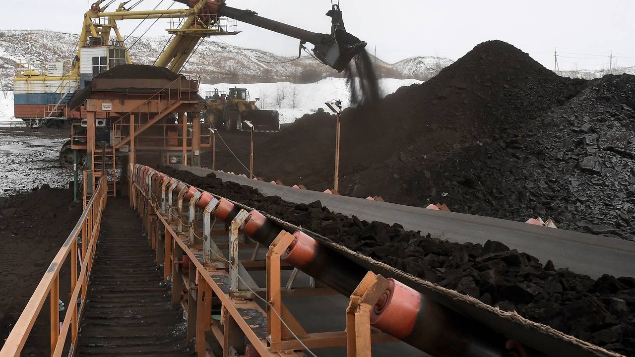 Морские поставки российского угля в Китай рухнули