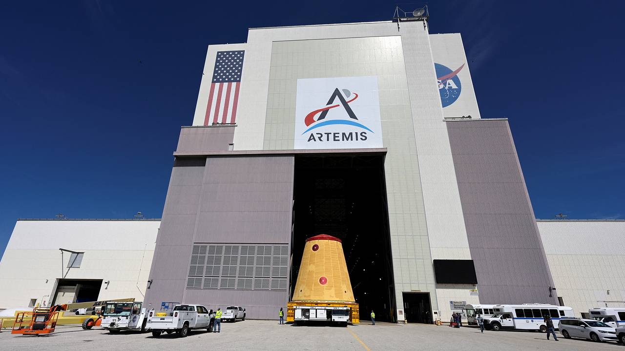 Стало известно о готовности НАСА к лунной миссии Artemis II