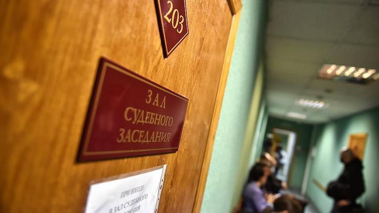 Пятерых мужчин осудили за разбойное нападение в центре российского города