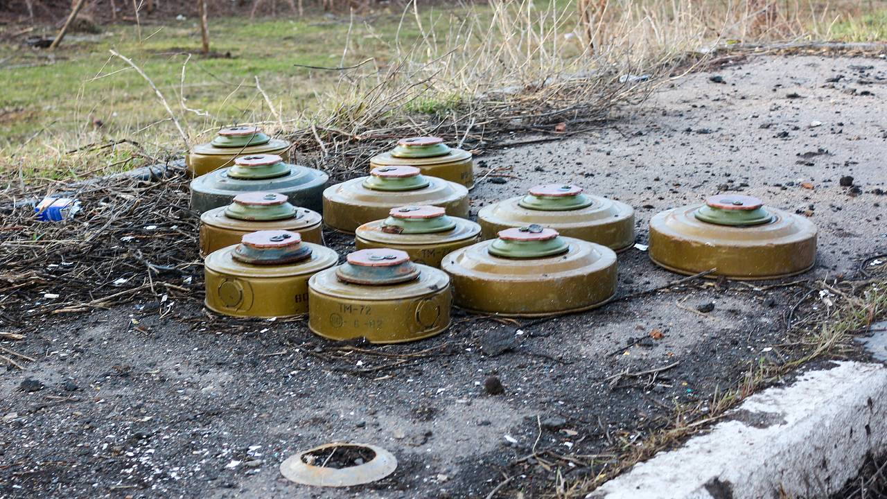 Бойцы ВСУ при бегстве из Курской области подорвались на своем же минном поле