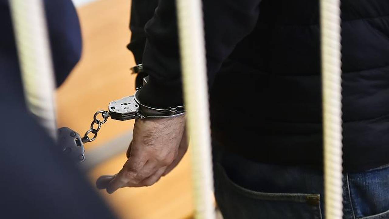 Главу российской строительной компании задержали за взятку сотруднику Госжилнадзора