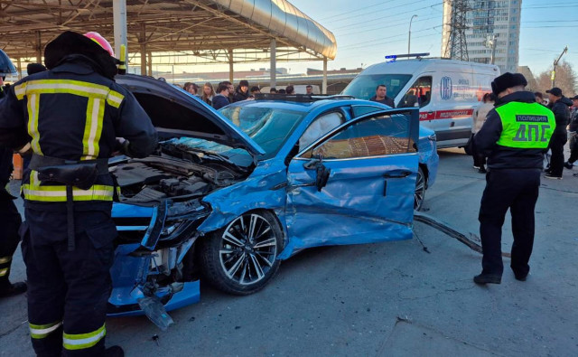 В Екатеринбурге при столкновении автомобилей пострадали пять пешеходов