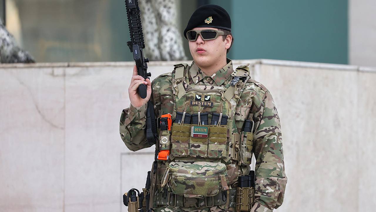 Глава Росгвардии вручил медаль «За боевое отличие» сыну Кадырова