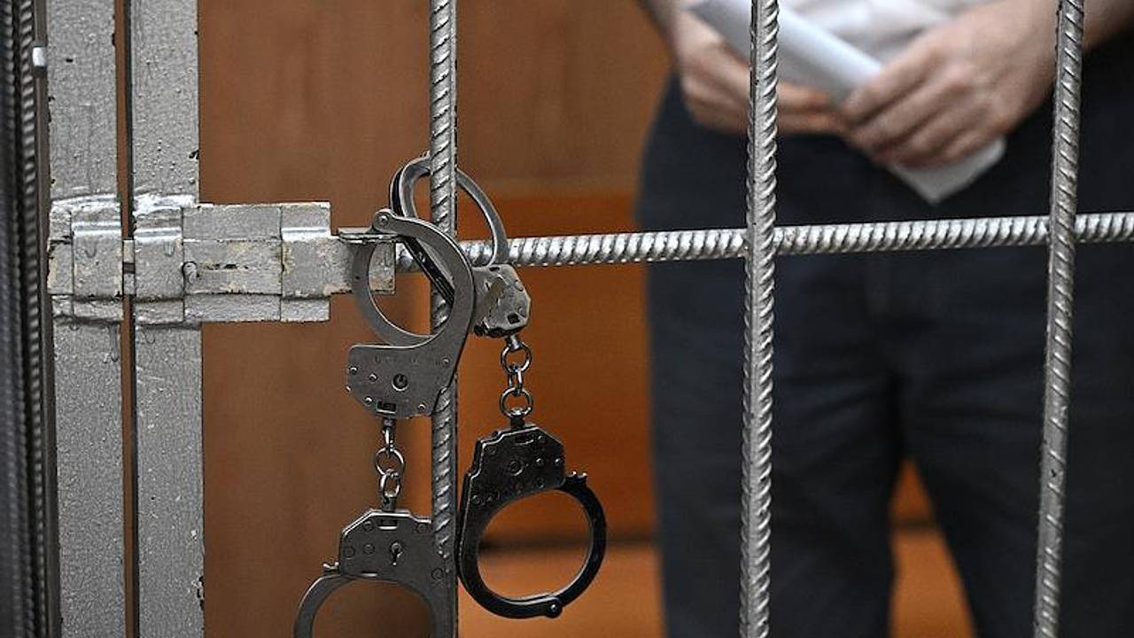 Бывших зампреда Верховного суда и зампрокурора объявили в розыск в российском регионе