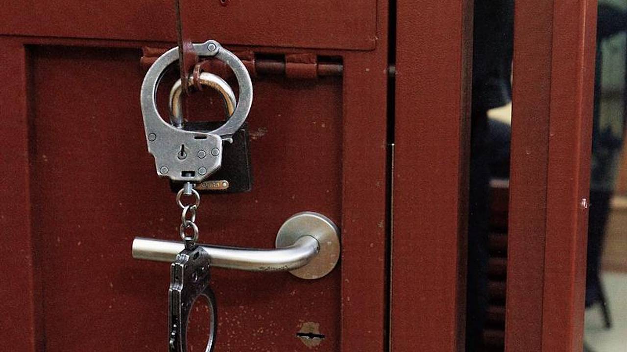 Бывшего главу отдела собственной безопасности МВД российского региона осудили на 10 лет
