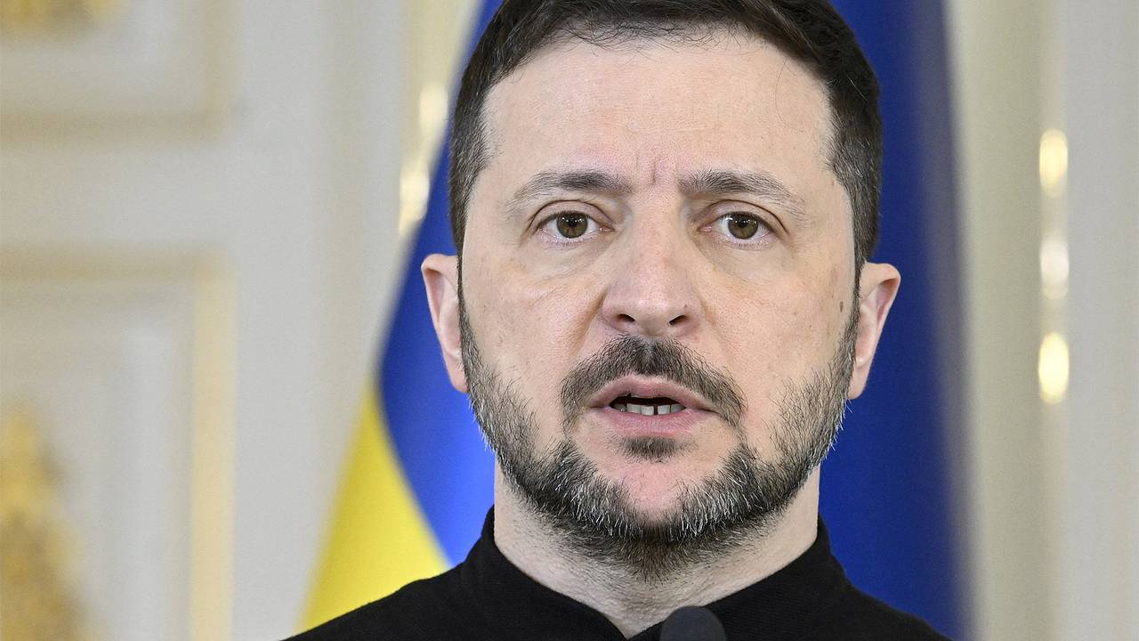 Зеленский заявил о нежелании США бесплатно оказывать помощь Украине
