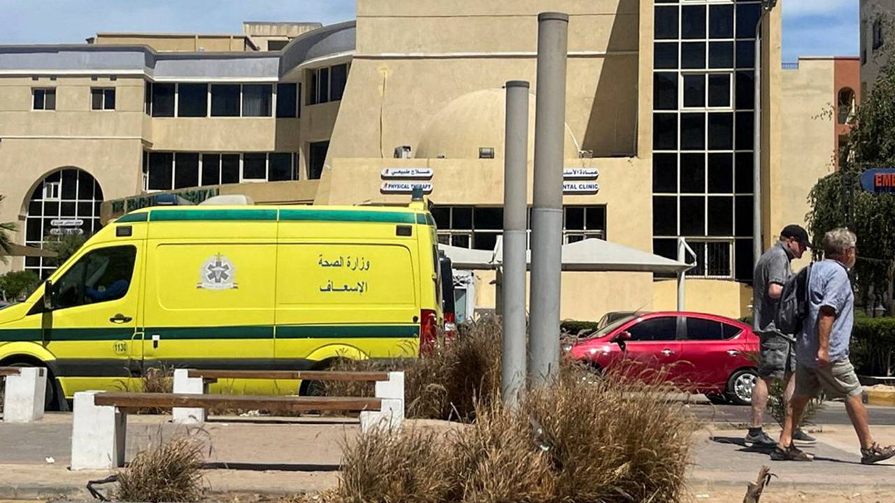 Раскрыты подробности о состоянии пострадавших при крушении батискафа в Египте россиян