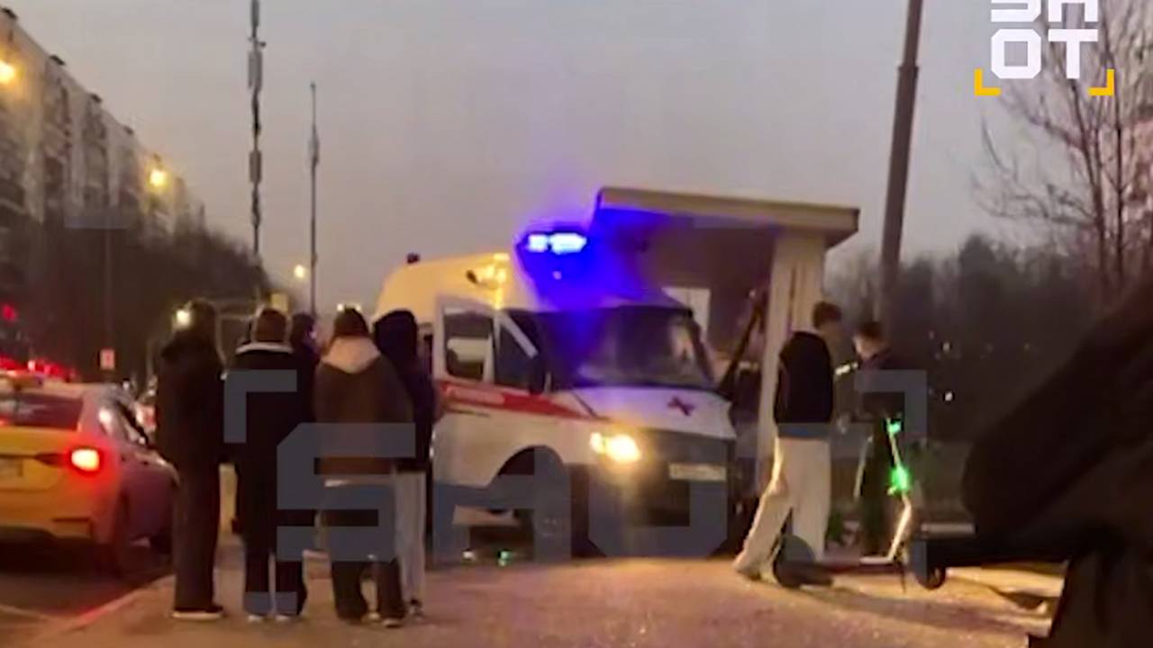 Число пострадавших при въезде скорой помощи в остановку в Москве выросло