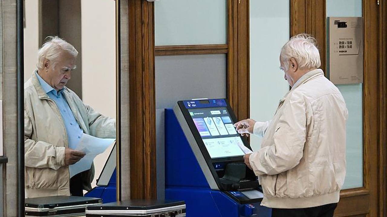 В апреле пенсии вырастут у двух категорий россиян