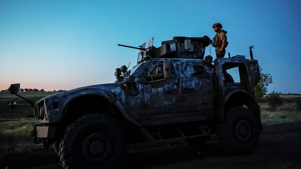 Российские военные подбили дронами американский бронеавтомобиль ВСУ