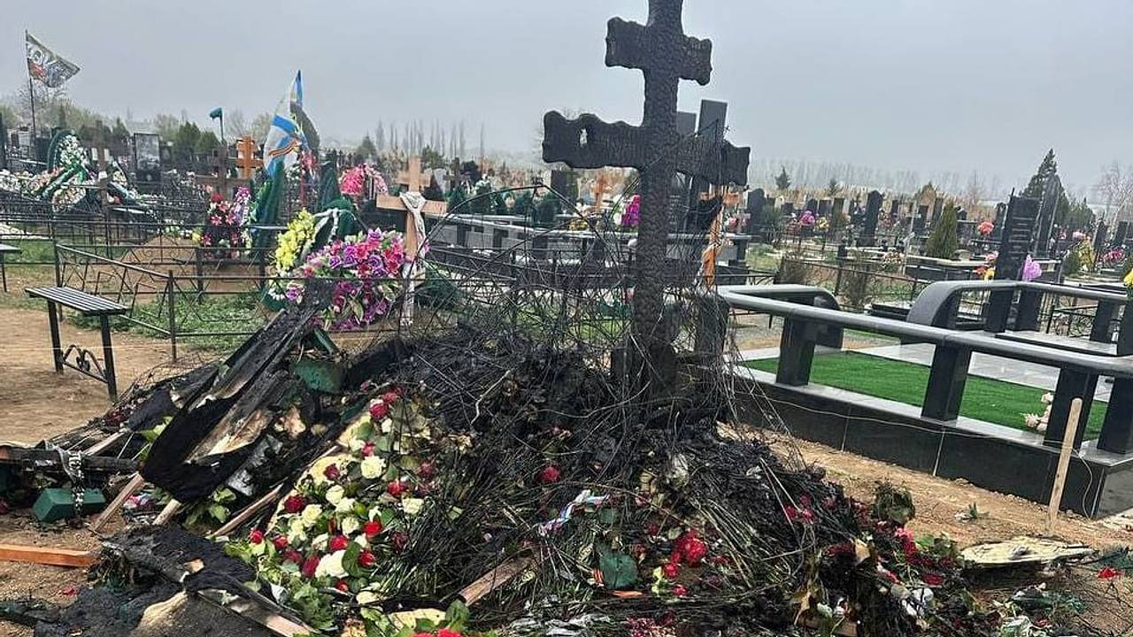 Отец погибшего в зоне СВО военкора высказался об осквернении его могилы