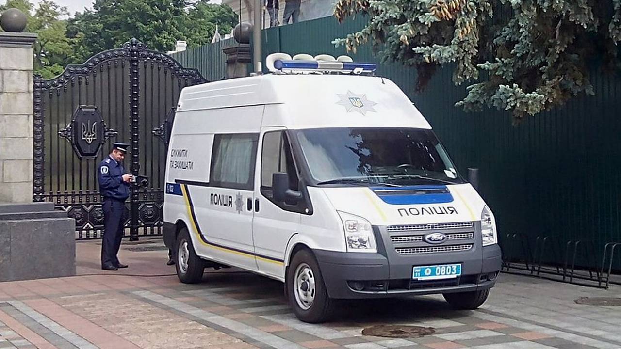 В партии Порошенко опровергли причастность депутата к подбросу мины к военкомату