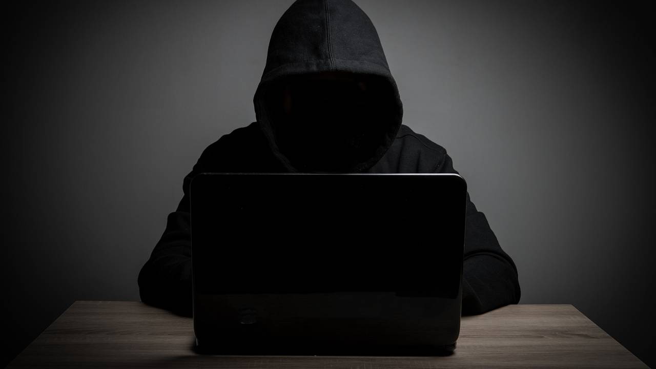 Мошенники начали предлагать помощь пострадавшим от аферистов