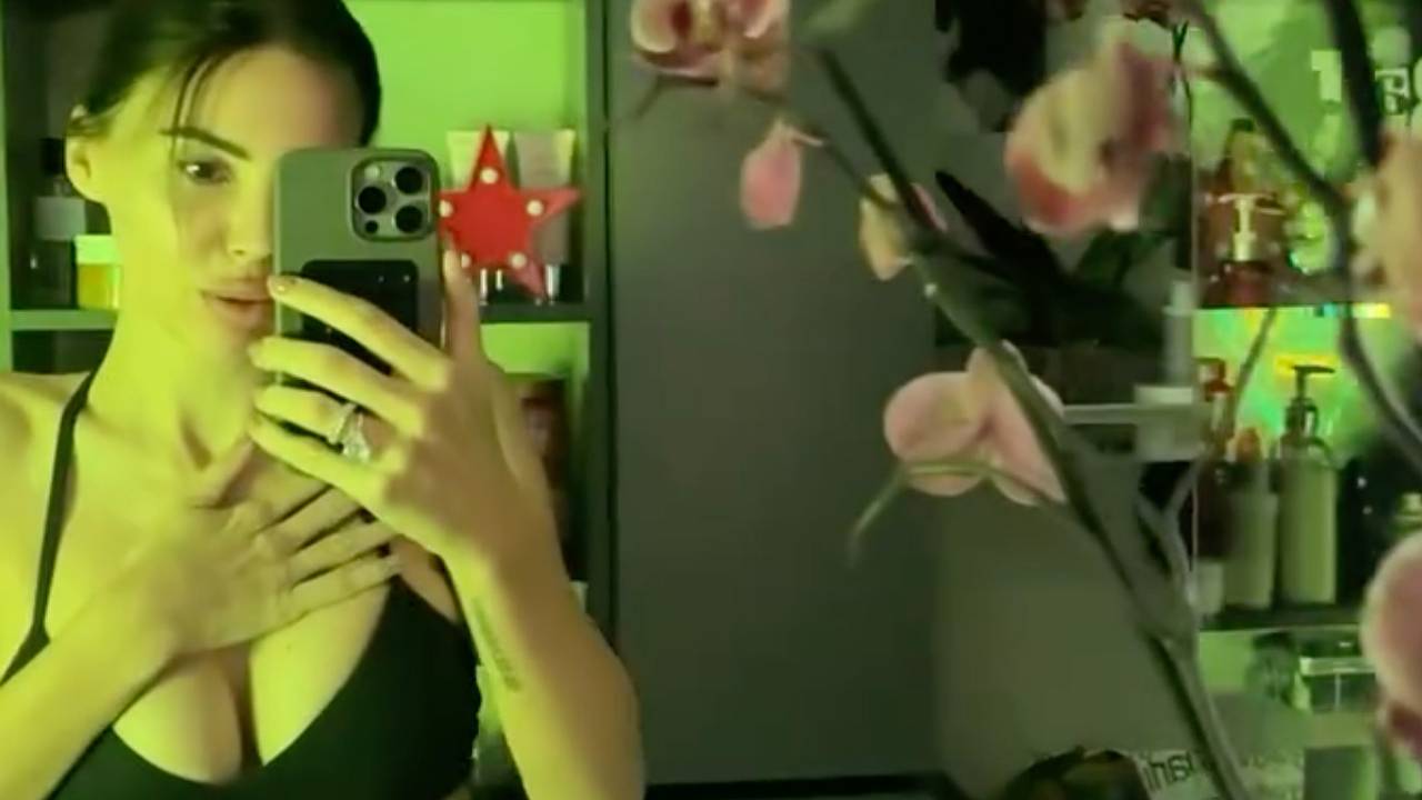 Оксана Самойлова показала ванную дочери со словами «мир должен это видеть»