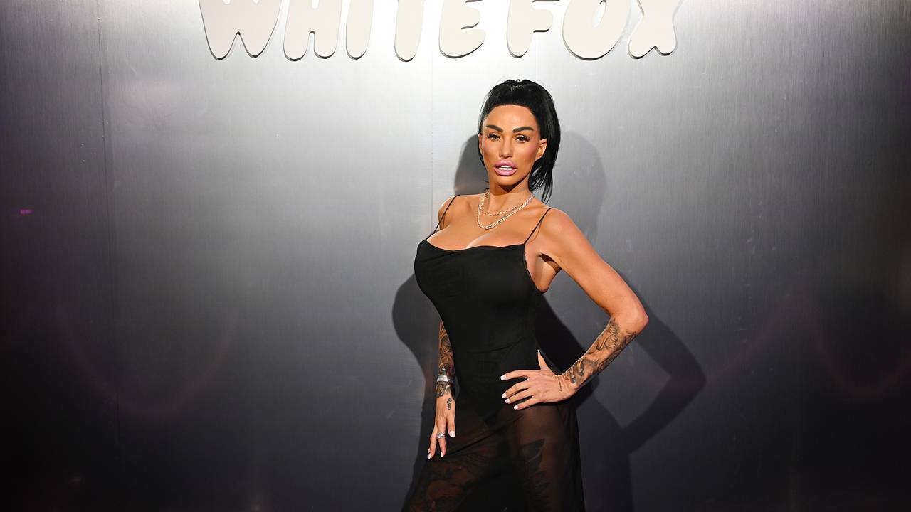 Звезде OnlyFans снова предложили денег за обещание больше никогда не заводить животных