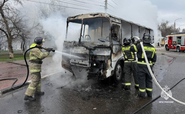 Пассажирский автобус загорелся в Белгороде