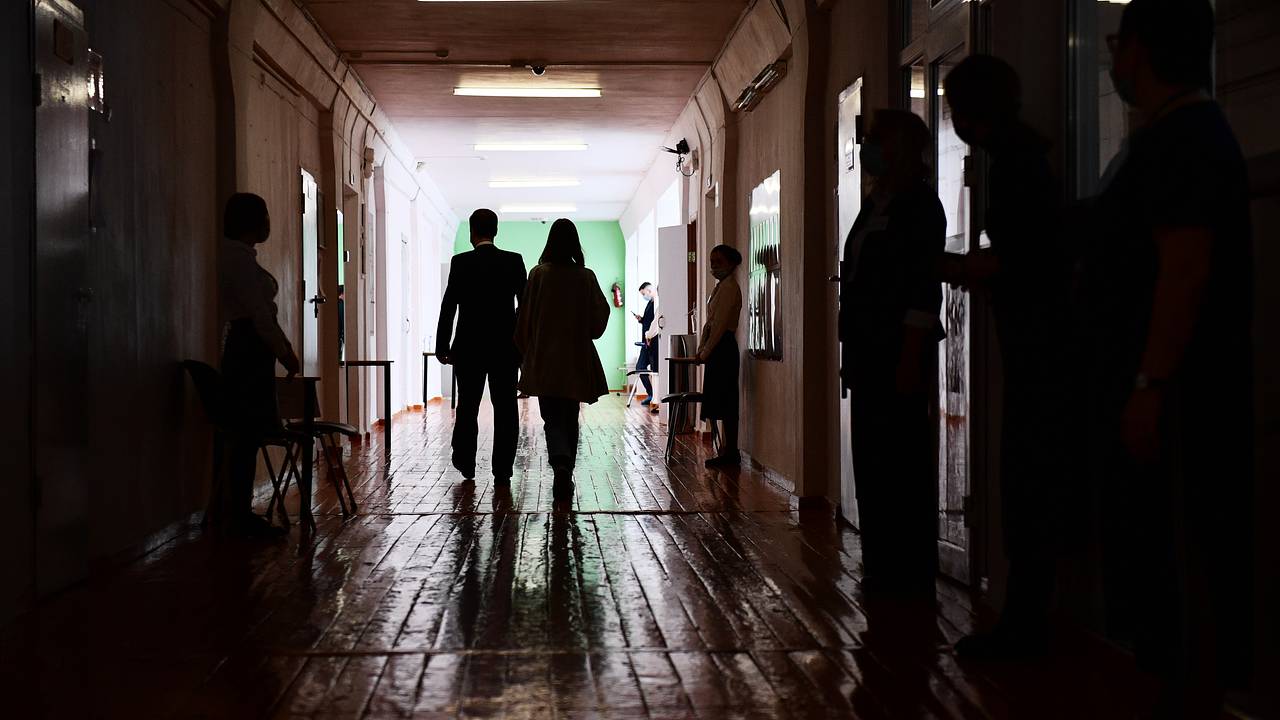 Российского учителя истории заподозрили в развращении ученицы в стенах школы