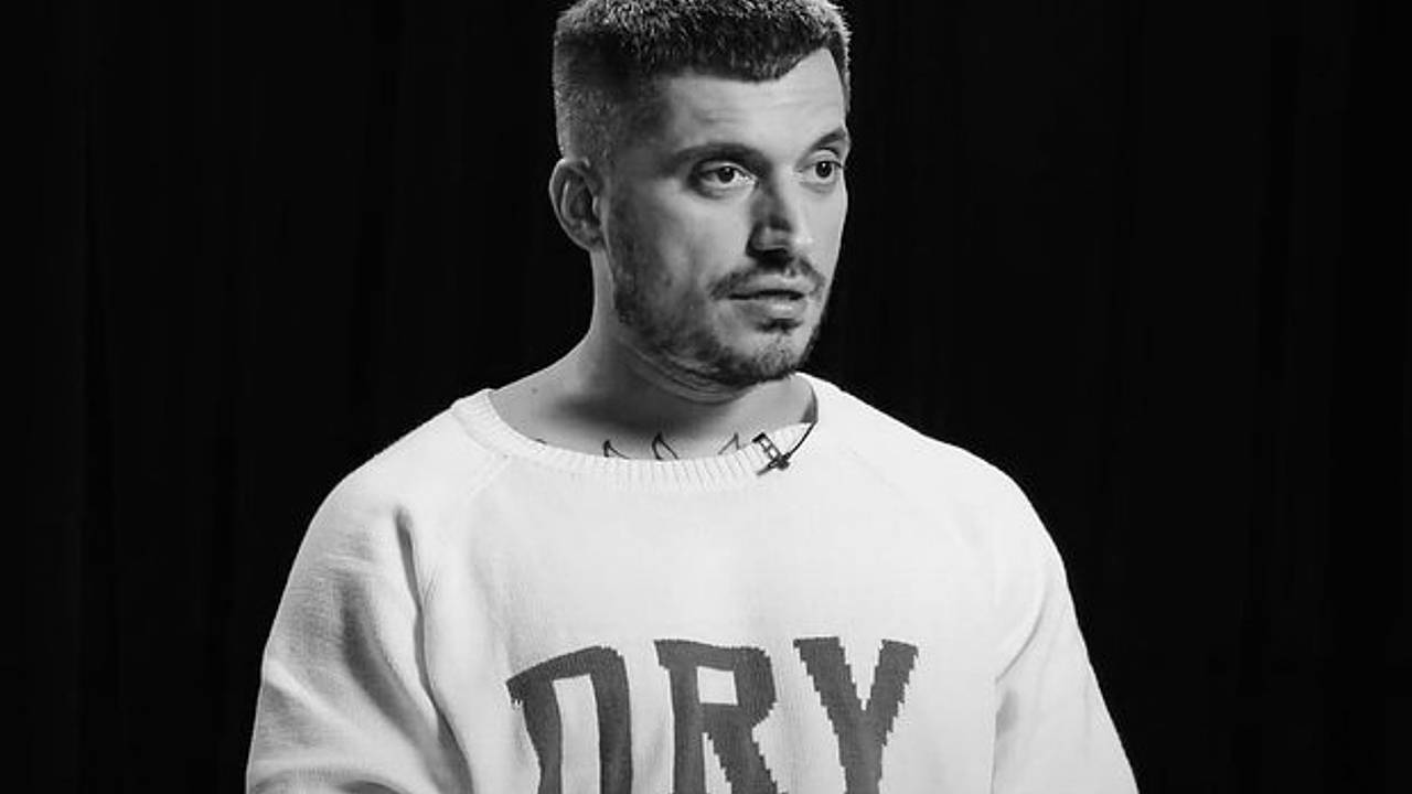 Умер Паша Техник. Рэпер пробыл в коме девять дней и скончался, не приходя в сознание