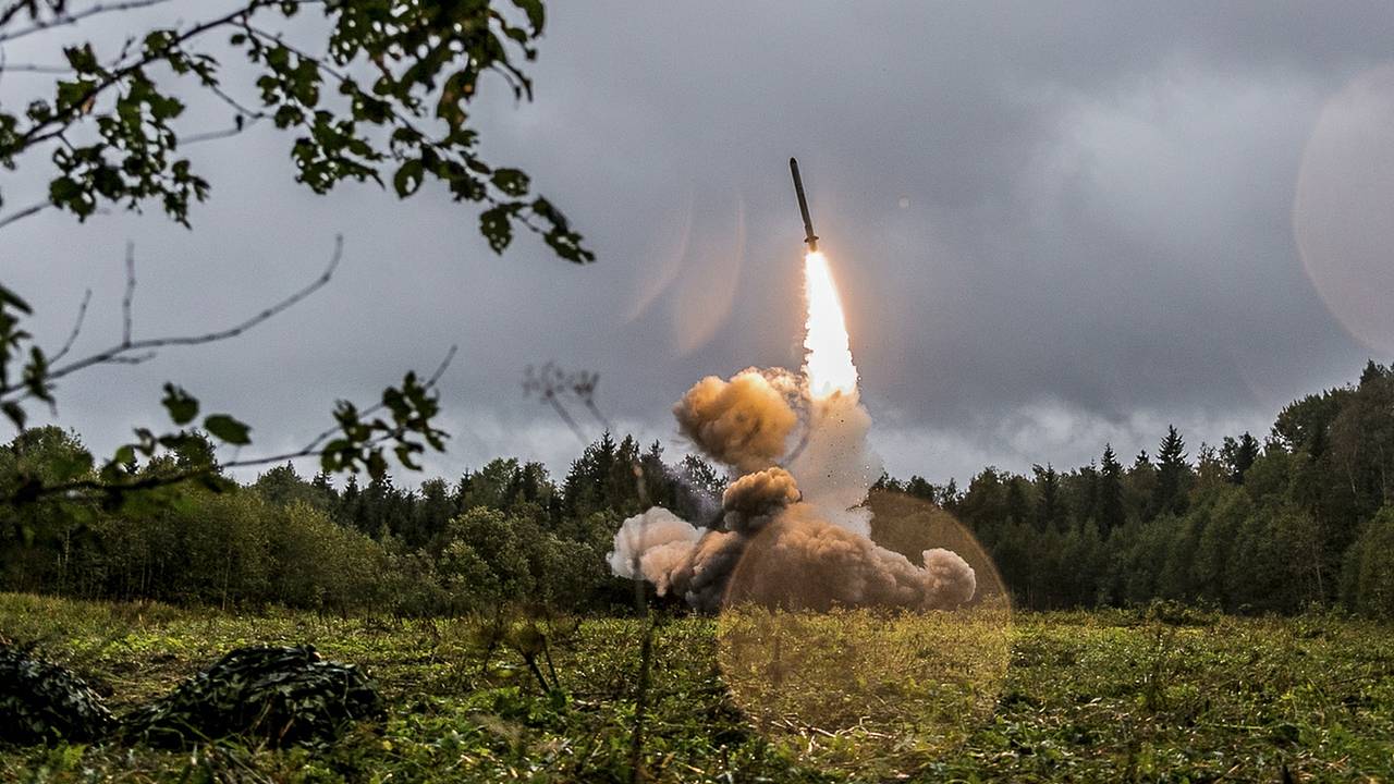 Российские военные атаковали Кривой Рог. Версии Киева и Москвы о цели ракетного удара расходятся, Украину обвиняют в фейках
