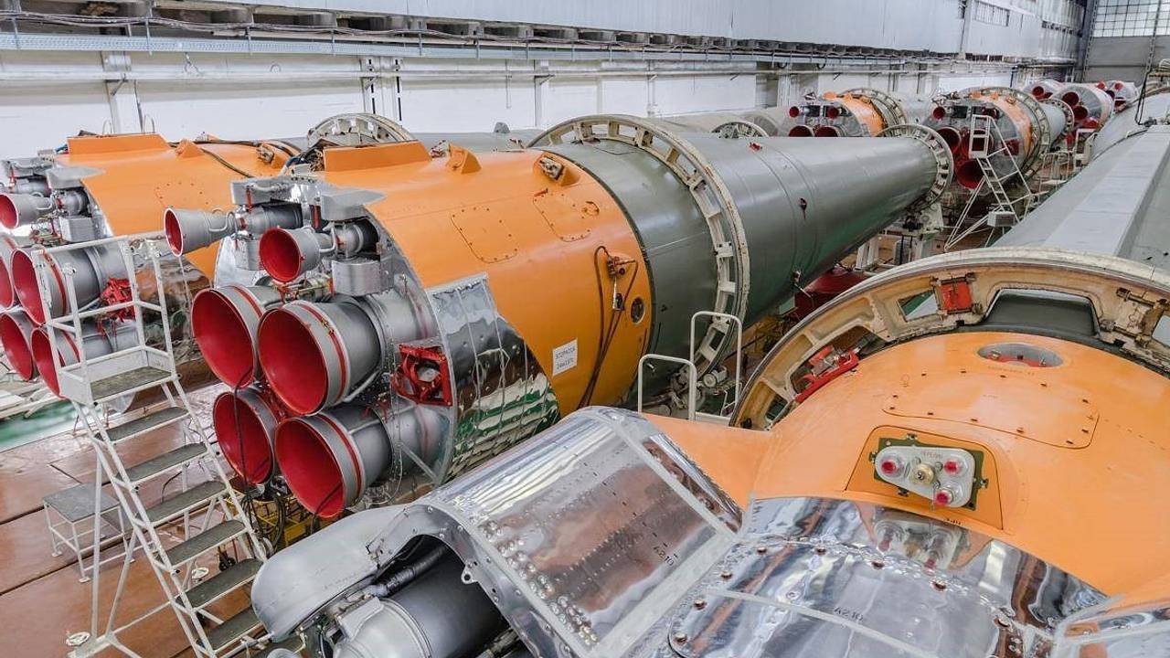 Госкомиссия утвердила экипажи «Союза МС-27» к пуску