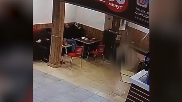 Девочка провалилась в «Бургер Кинг» в ТЦ в Петербурге