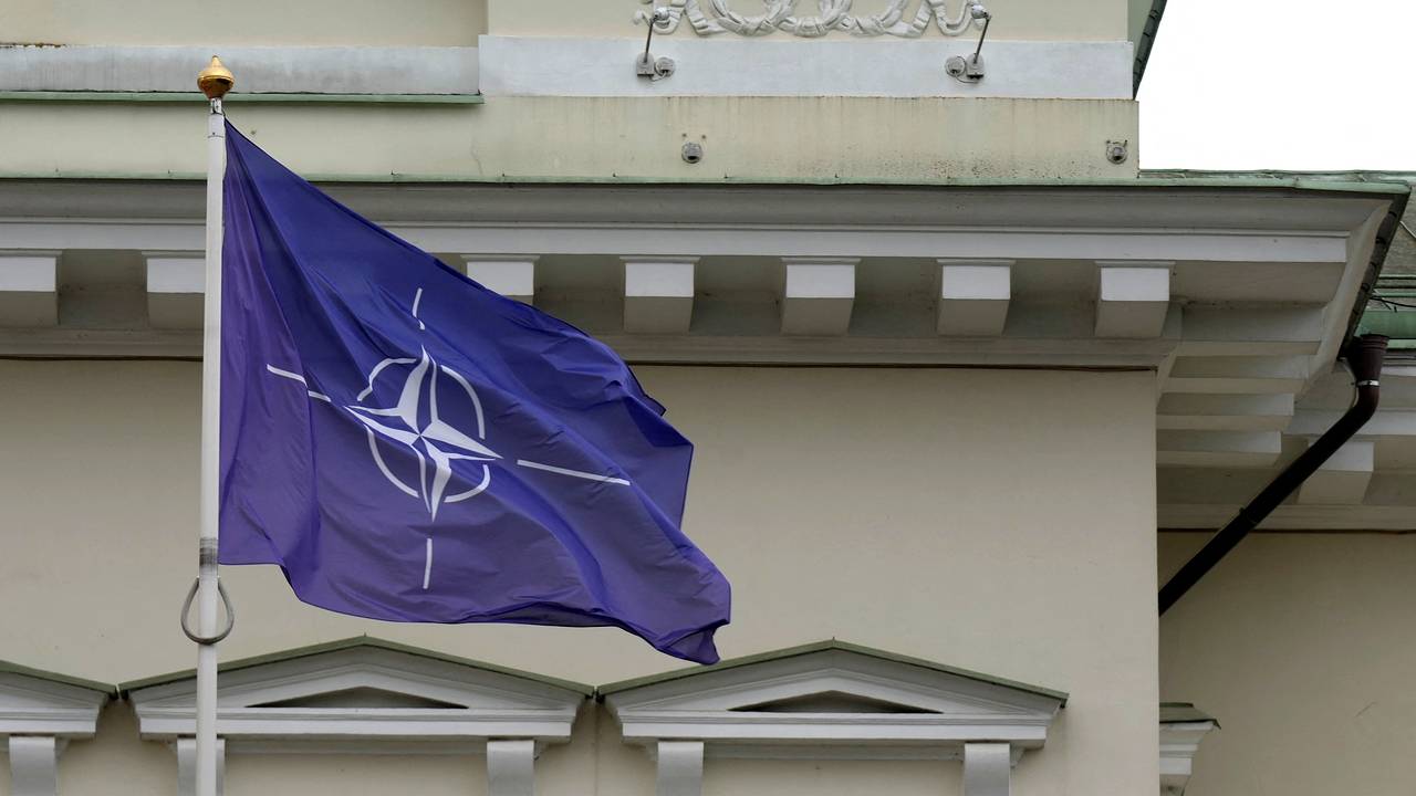 Представителя США в военном комитете НАТО отстранили от должности