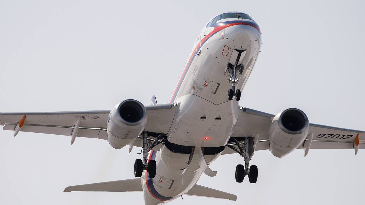 Superjet с российскими двигателями ПД-8 превысил высоту 11 километров