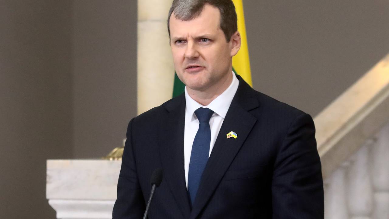 Премьер Литвы назвал неадекватными санкции в отношении граждан России