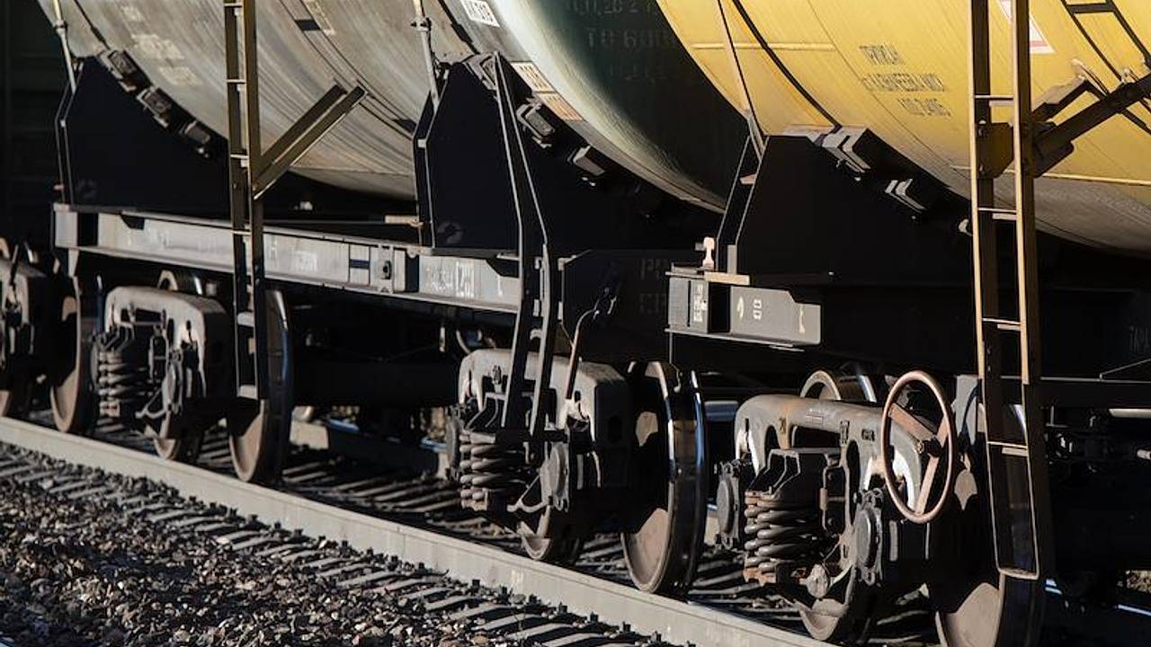 Обрушение мировых цен на нефть объяснили