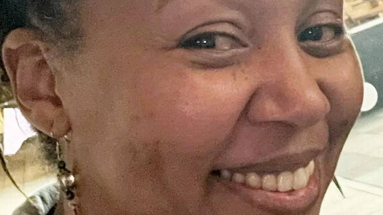Женщина нашла родного отца спустя 37 лет благодаря подарку детей