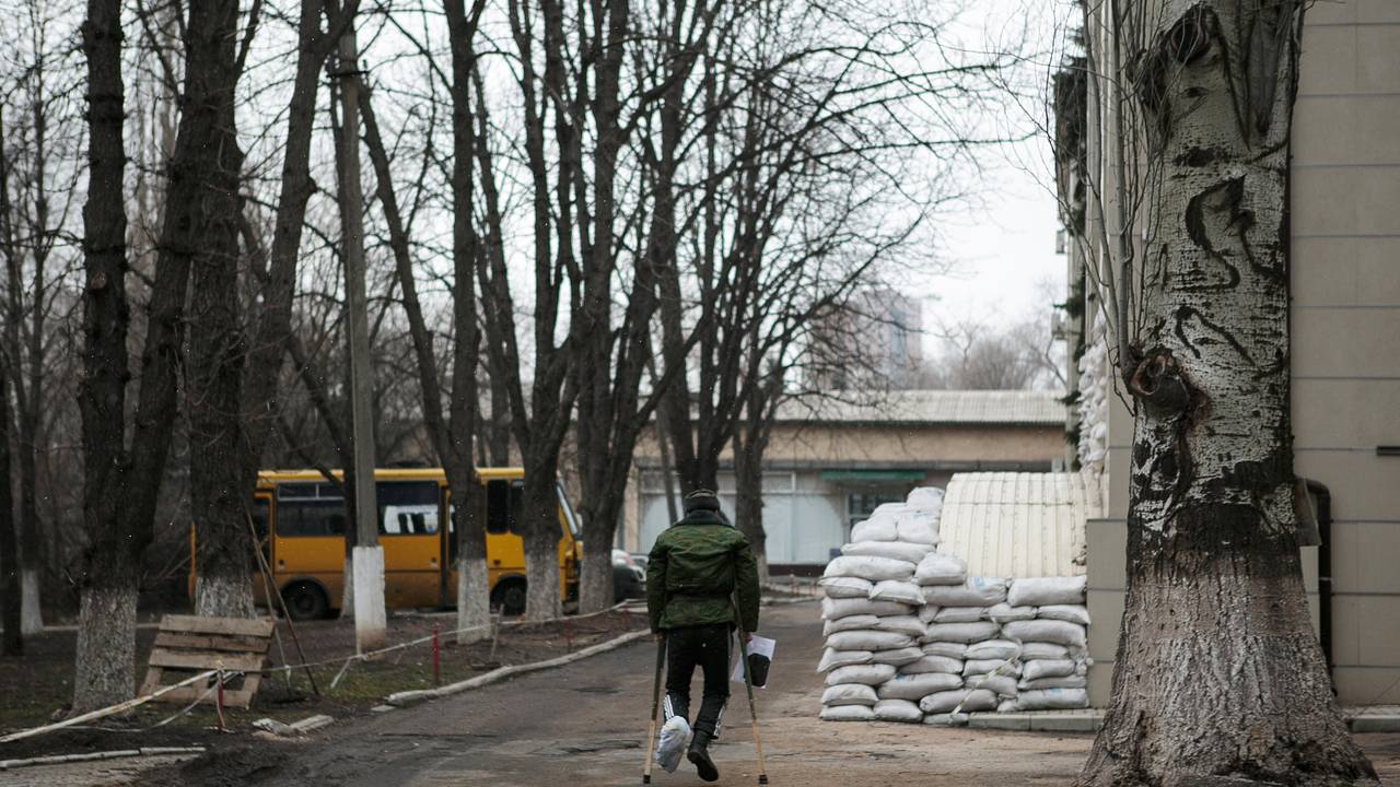 Российский разведчик с перебитыми ногами покинул госпиталь после одного известия с фронта