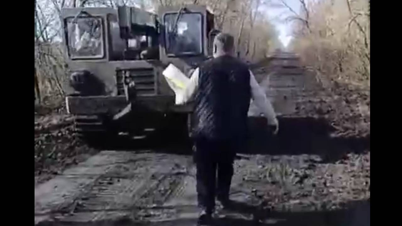 ВСУ получили японскую гусеничную технику
