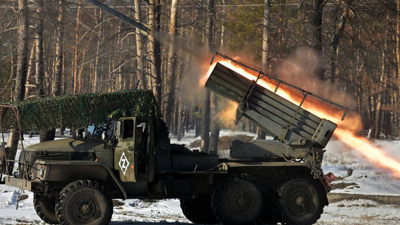 Военкоры сообщили о начале штурма ВС России населенного пункта в ДНР