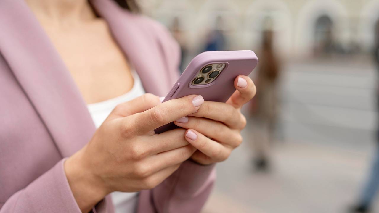 В России начнут задерживать SMS с кодами во время подозрительных звонков