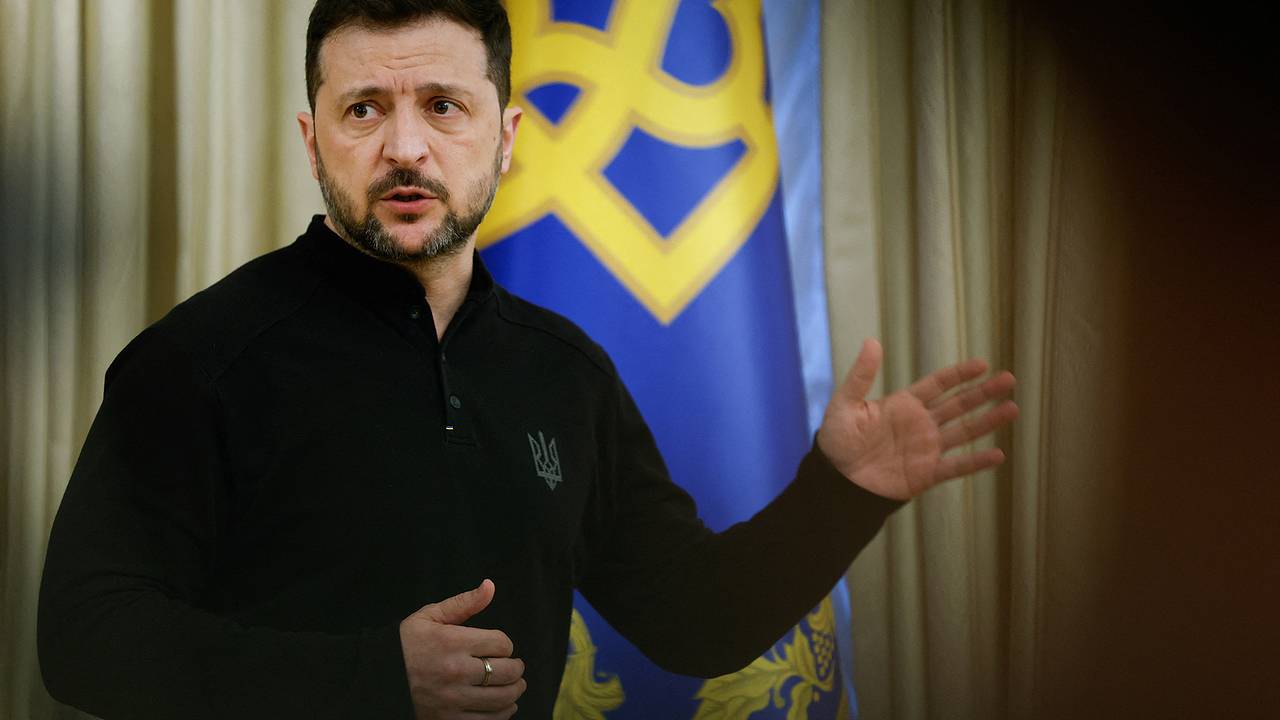 Зеленский ввел санкции против российских СМИ