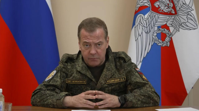 Медведев рассказал об испытаниях новых реактивных снарядов