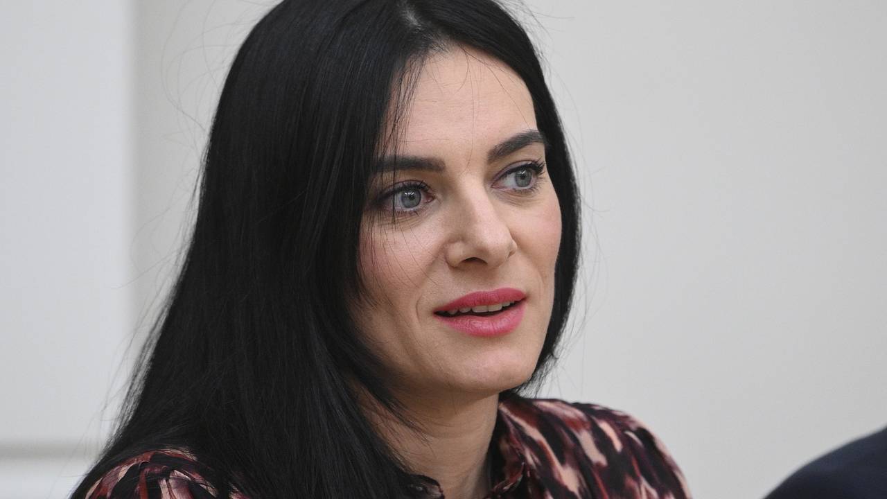 Долг Исинбаевой перед ФНС вырос