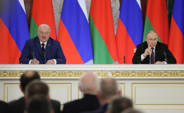 Путин и Лукашенко посетили мемориал в Волгограде в честь 80-летия Победы