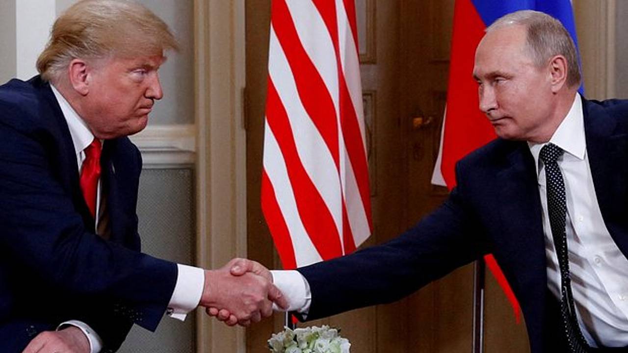 Эксперт заявил об одержимости Трампа идеей встречи с Путиным