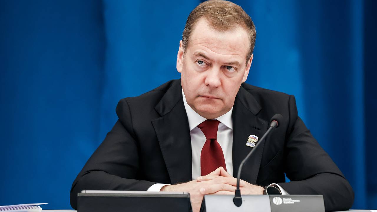 Медведев высказался о буферной зоне между Россией и Украиной
