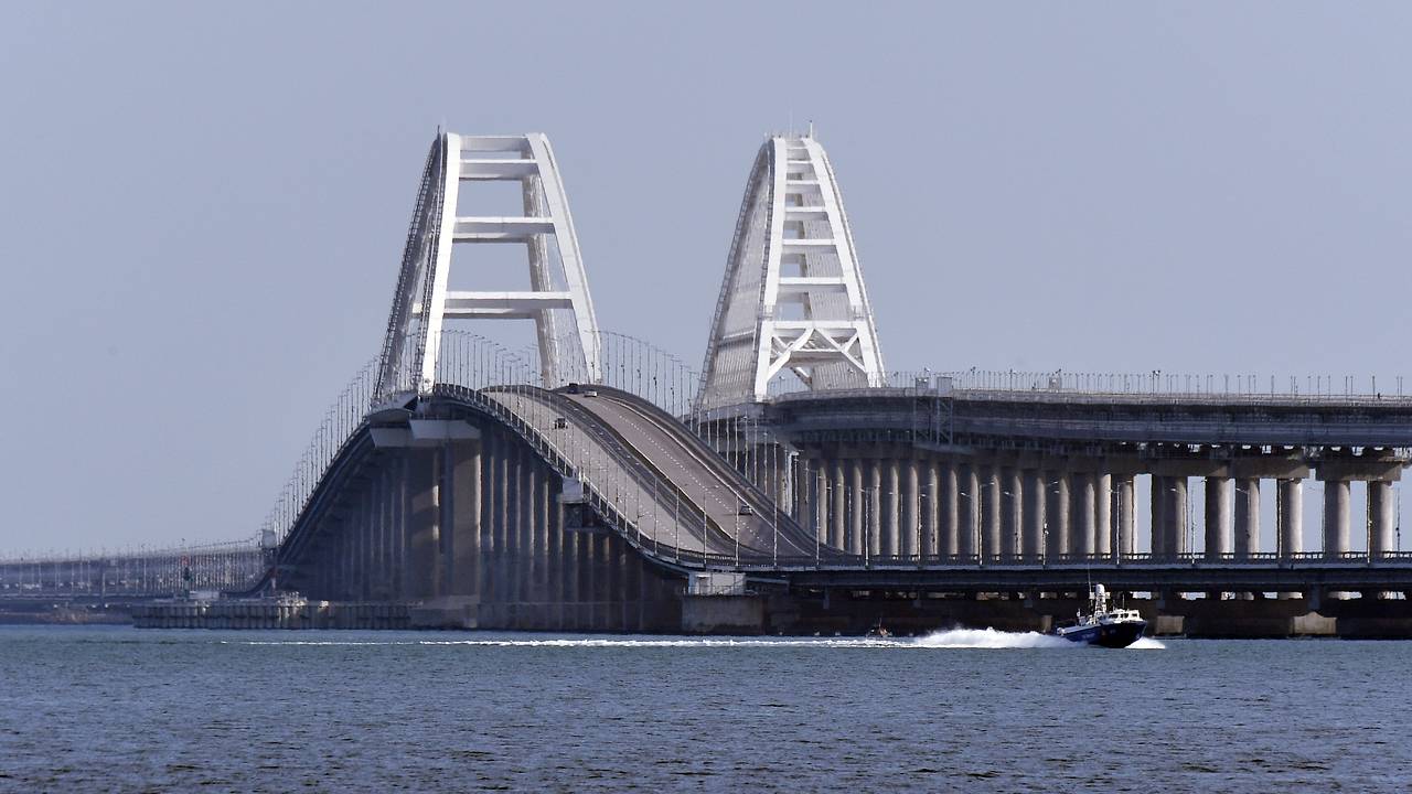 Автомобильное движение по Крымскому мосту возобновили