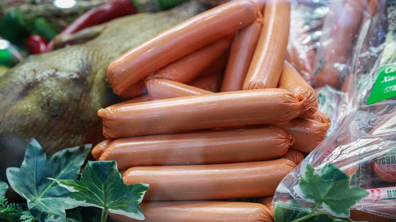 В сосисках марки «Коровино» обнаружили сальмонеллу
