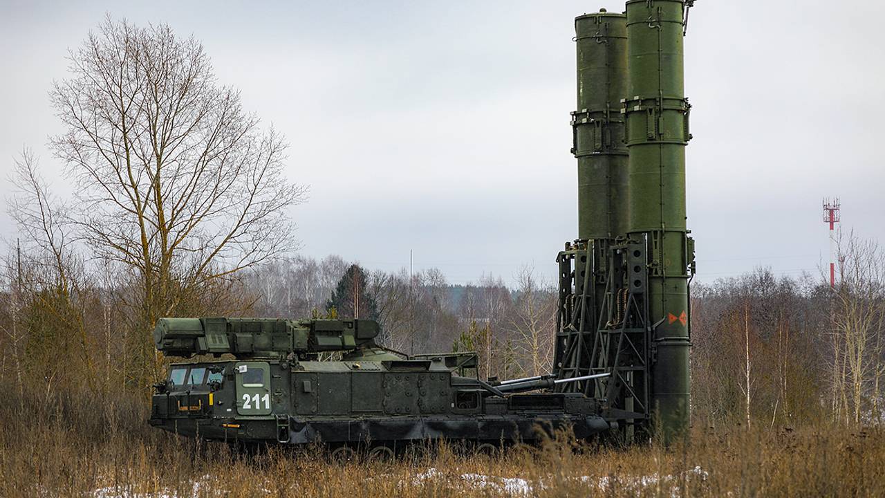 Очевидцы сняли на видео момент уничтожения украинского дрона над Орлом