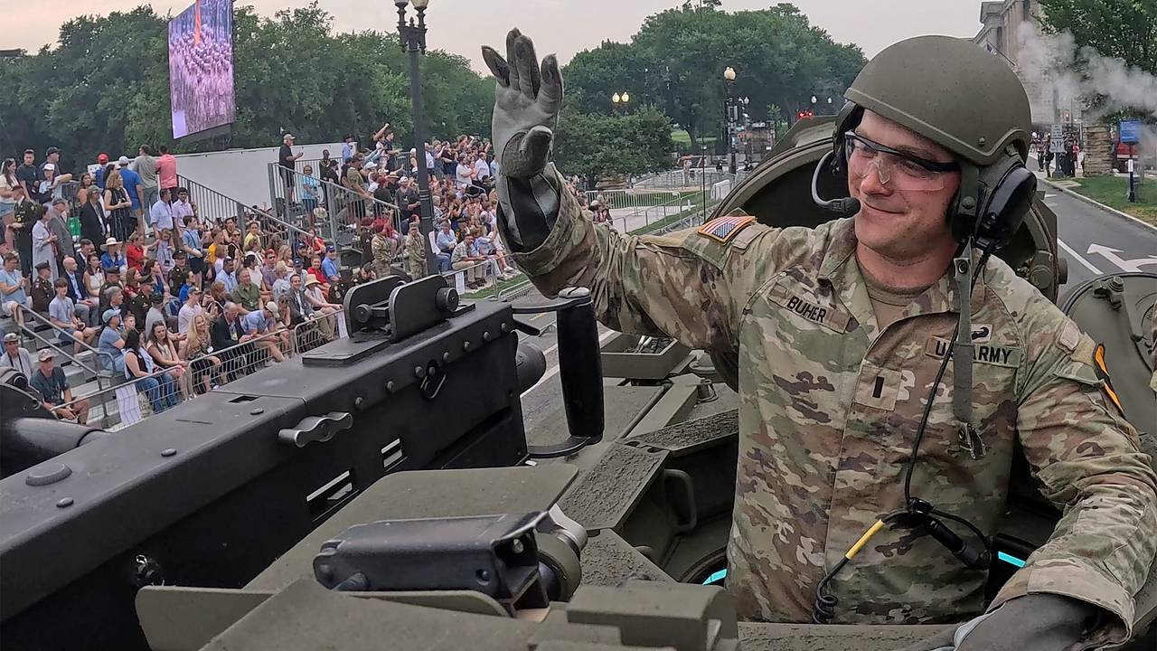 Трамп остался недоволен военным парадом в США