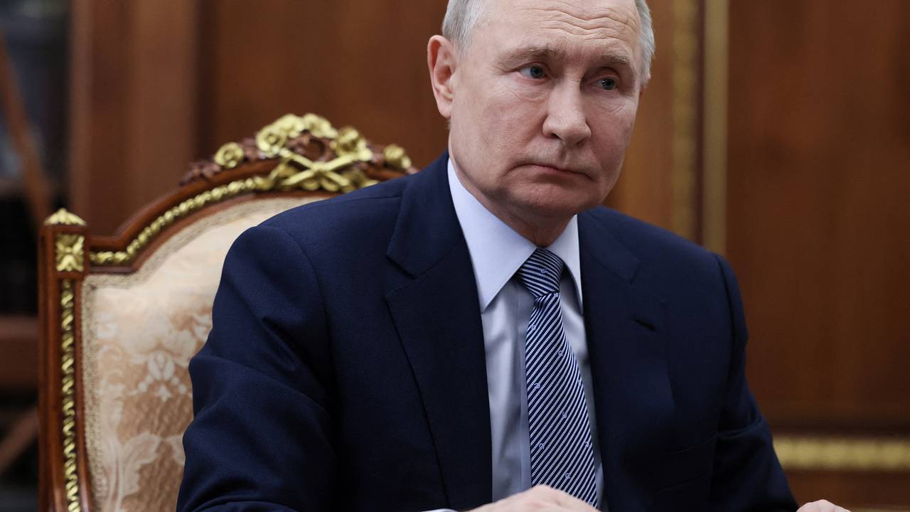 Путин направил на прощание со Старовойтом траурный венок