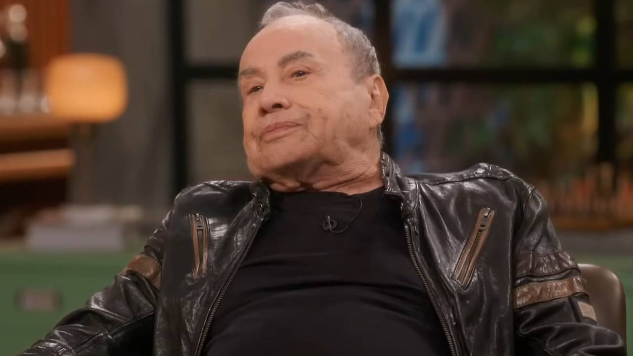 Сыгравший дядю Али в «Клоне» 93-летний актер захотел увеличить пенис
