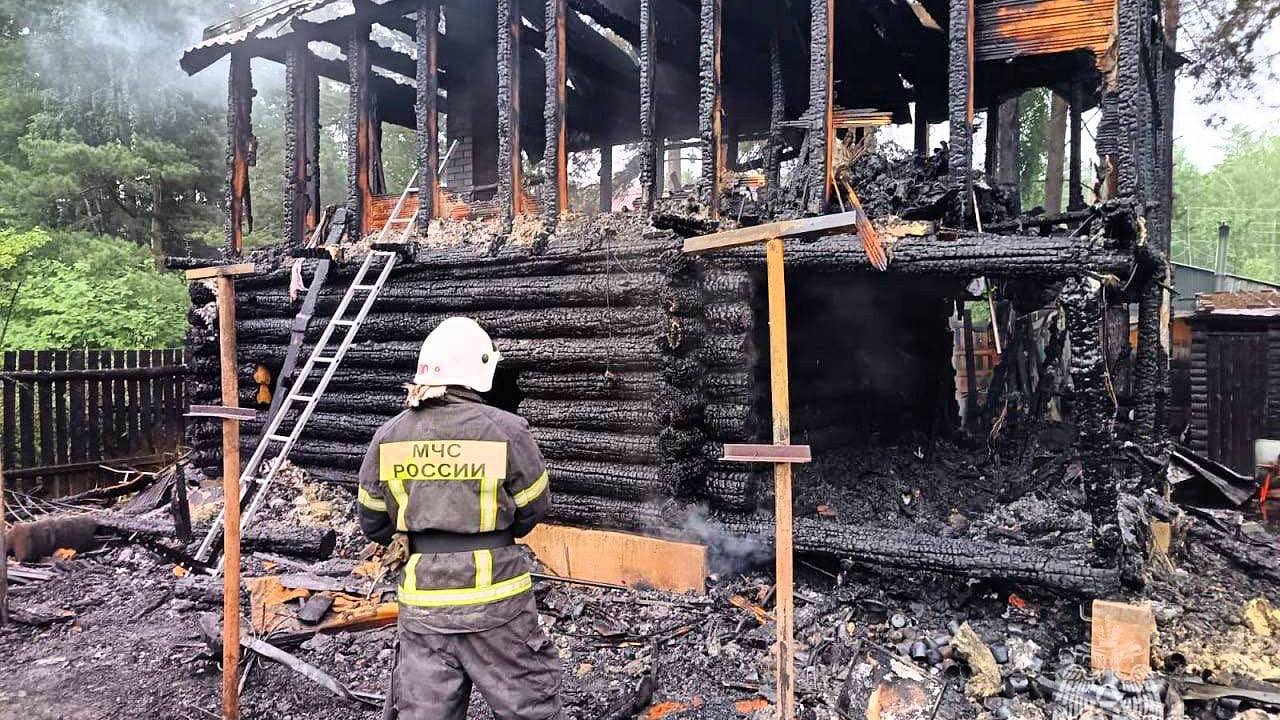 В купленном семьей накануне доме случился пожар